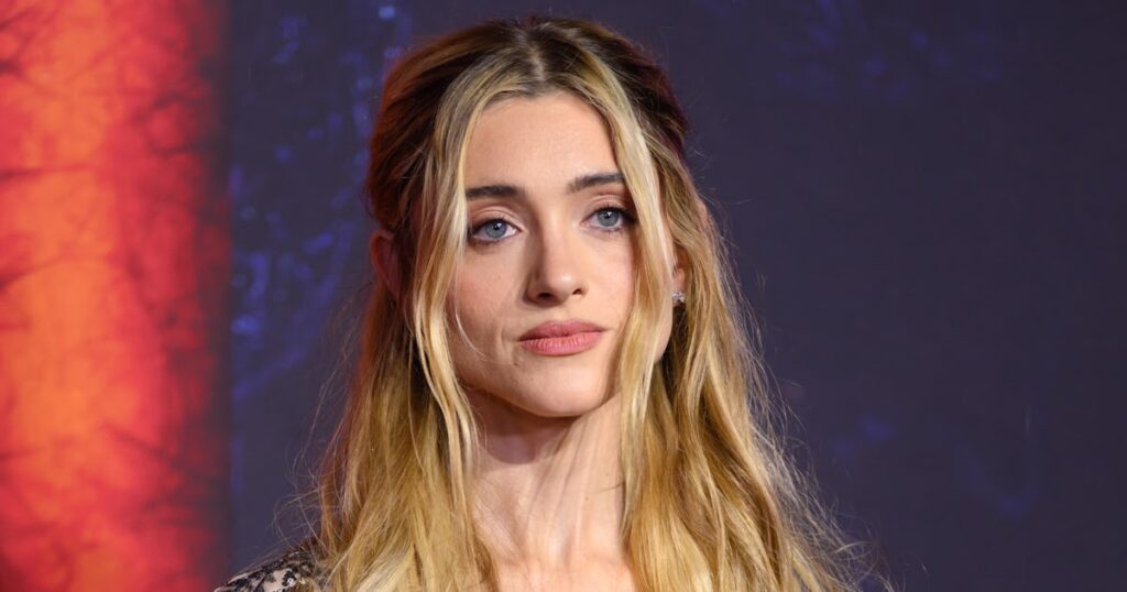 Natalia Dyer’s Best Red Carpet Moments Balance Nostalgia With Modernity Natalia Dyer's Best Red Carpet Moments Balance Nostalgia With Modernity