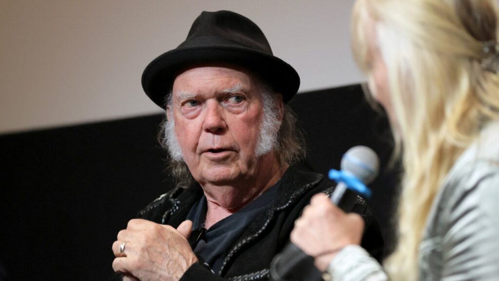 Neil Young Trashes Amazon, Gives His Catalog to Greenland For Free Neil Young Trashes Amazon, Gives His Catalog to Greenland For Free