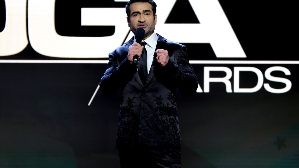 Kumail Nanjiani, Christopher Nolan Address Job Crunch at DGA Awards Kumail Nanjiani, Christopher Nolan Address Job Crunch at DGA Awards