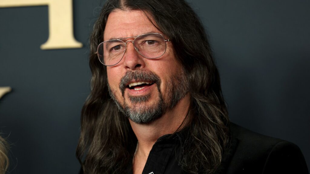 Dave Grohl Addresses Infidelity and Ongoing Therapy in New Interview Dave Grohl Addresses Infidelity and Ongoing Therapy in New Interview