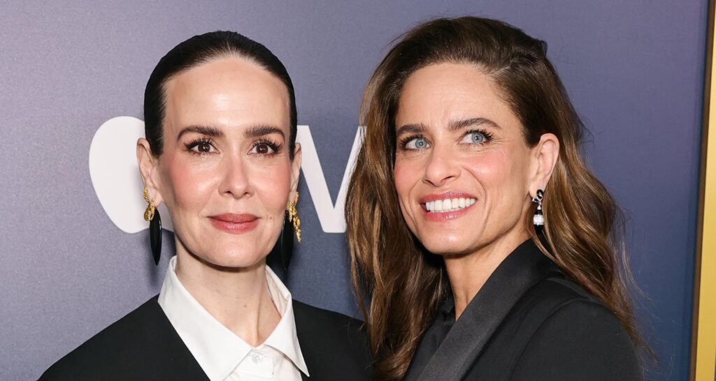Sarah Paulson Shows Support for Longtime BFF Amanda Peet After Breast Cancer Diagnosis | Amanda Peet, Sarah Paulson | Celebrity News and Gossip | Entertainment, Photos and Videos
