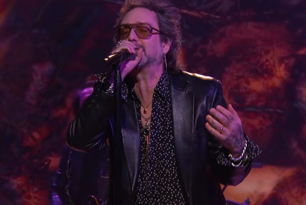 Watch Chris Robinson Cover 'Fa-Fa-Fa-Fa-Fa (Sad Song)' on 'Kimmel'