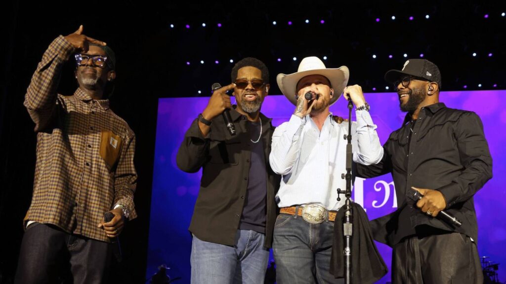 Boyz II Men Join Cody Johnson for Surprise Stagecoach Performance