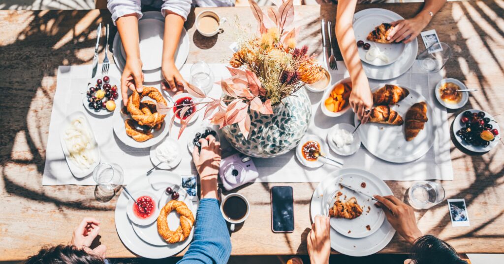 Friend Fund: Expert Explains Joint Bank Account With Friends