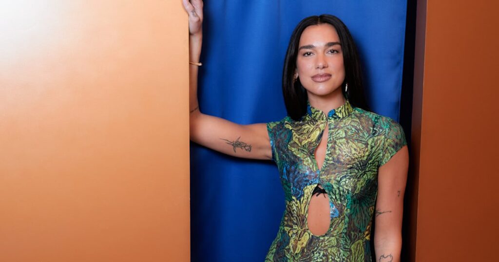 Dua Lipa’s Zoo-Worthy Outfit Combined Every Type of Animal Pattern Dua Lipa’s Zoo-Worthy Outfit Combined Every Type of Animal Pattern