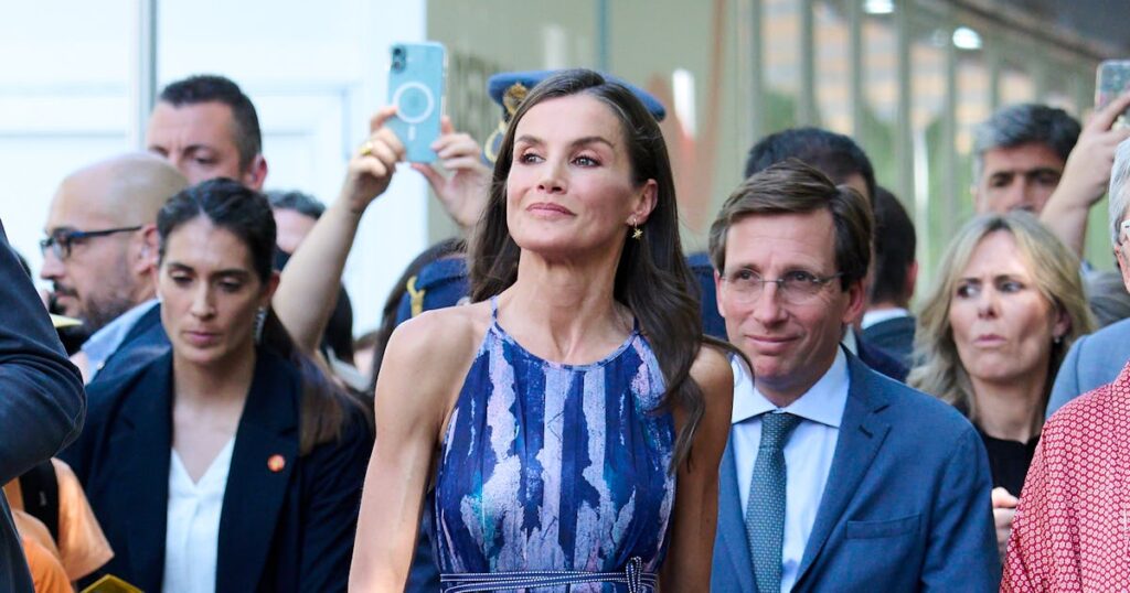 This Is How Queen Letizia Dresses For a Heatwave