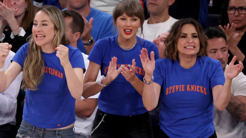 All the Celebrities Flocking to Watch Knicks vs. Spurs All the Celebrities Flocking to Watch Knicks vs. Spurs
