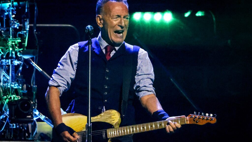 See Bruce Springsteen Play With Jon Bon Jovi at 'Music America'