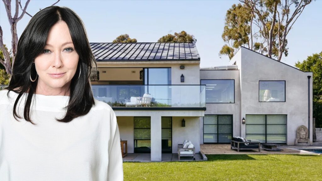 Shannen Doherty’s Malibu Home Sells For $7.6 Million Shannen Doherty's Malibu Home Sells For $7.6 Million