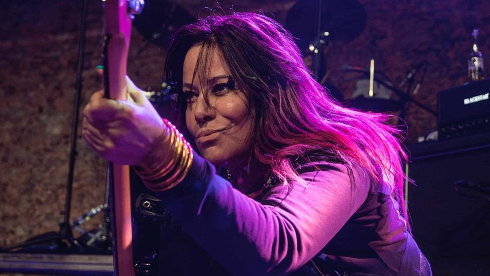 Jennifer Finch, L7 Bassist, Dies After Battle With Brain Cancer Jennifer Finch, L7 Bassist, Dies After Battle With Brain Cancer