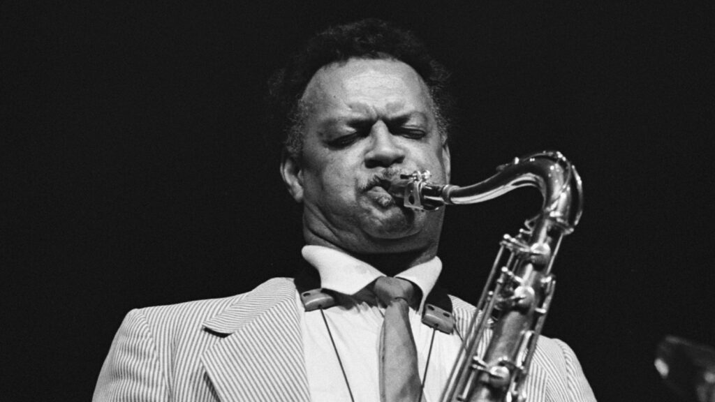 Plas Johnson, Saxophonist Behind ‘Pink Panther Theme,’ Dead at 94 Plas Johnson, Saxophonist Behind 'Pink Panther Theme,' Dead at 94