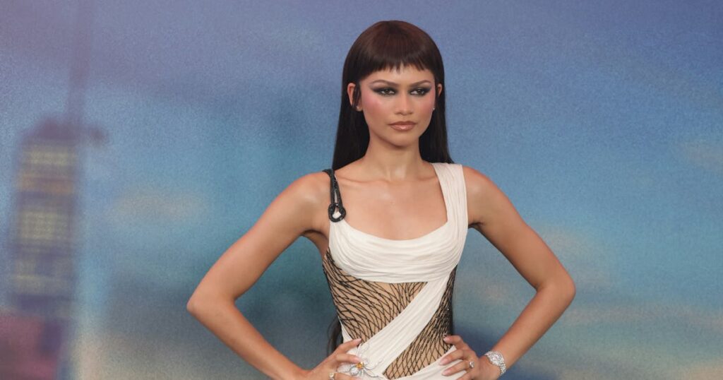 Zendaya Breaks Her All-Black ‘Spider-Man’ Streak In Archival Versace Zendaya Breaks Her All-Black 'Spider-Man' Streak In Archival Versace