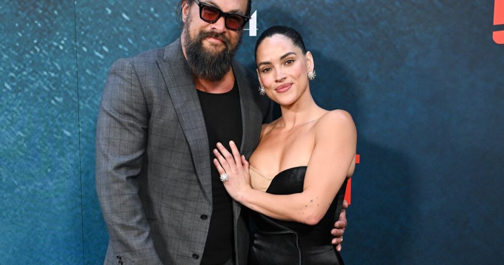 Adria Arjona Exposes Her Bra and Her Relationship on the Red Carpet Adria Arjona Exposes Her Bra and Her Relationship on the Red Carpet