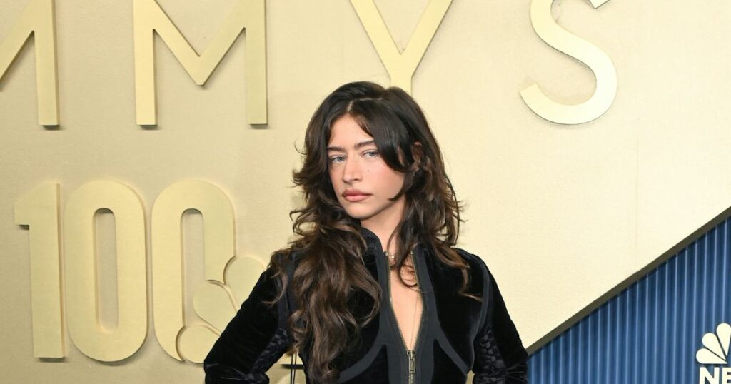 Odessa A’zion’s Subversive Emmys Suits Is Straight From 1996 Odessa A'zion’s Subversive Emmys Suits Is Straight From 1996