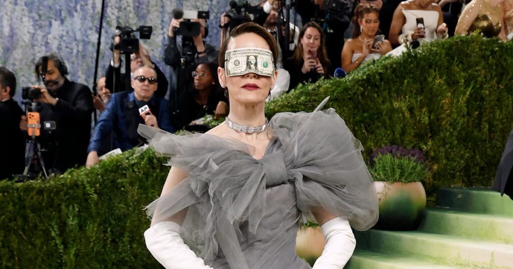Sarah Paulson’s Best Red Carpet Looks Show She’s Learned to Take Risks Sarah Paulson's Best Red Carpet Looks Show She's Learned to Take Risks