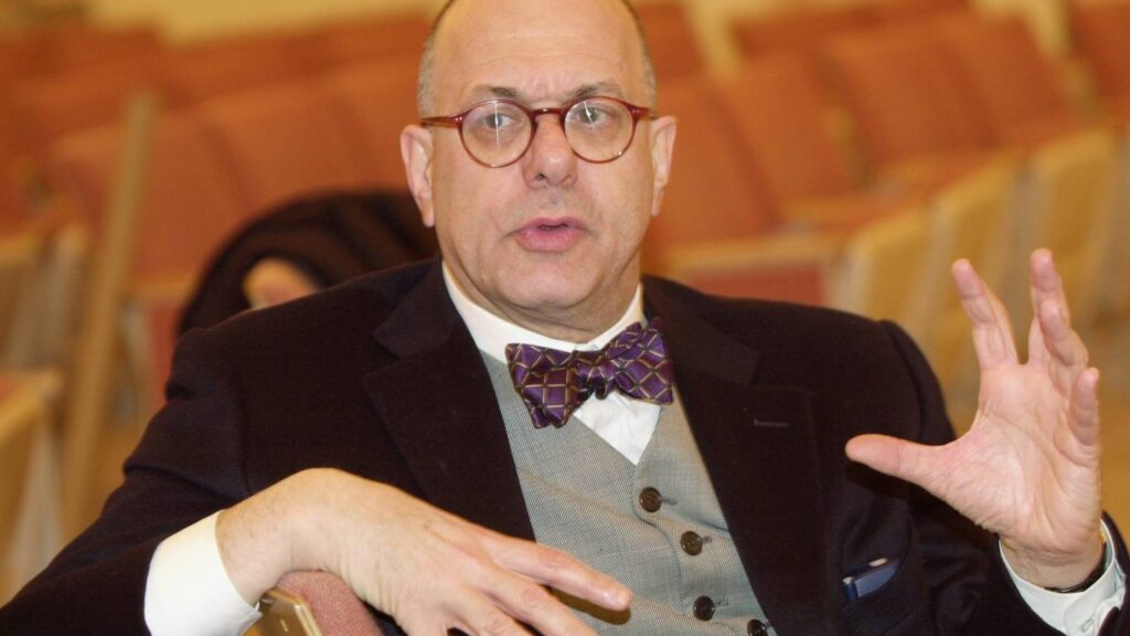 Ex-Bard President Resigns From College Roles Over Epstein Email Ex-Bard President Resigns From College Roles Over Epstein Email